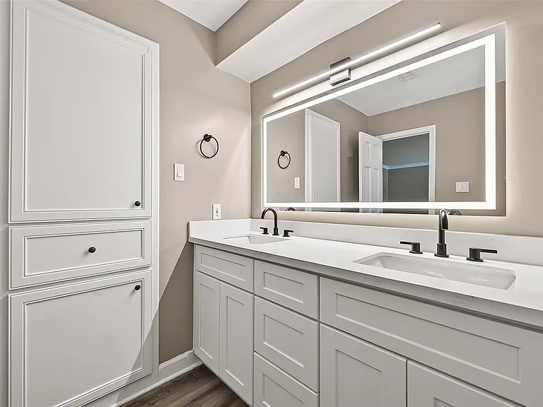 919 Longview Dr — Photo 23