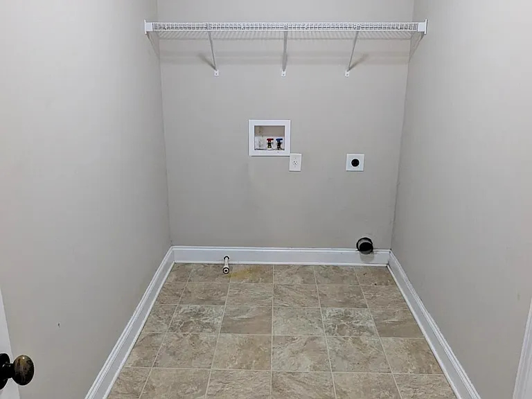 9512 Berwick Ct — Photo 18