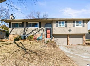 13424 Montclair Dr, Omaha, NE 68144