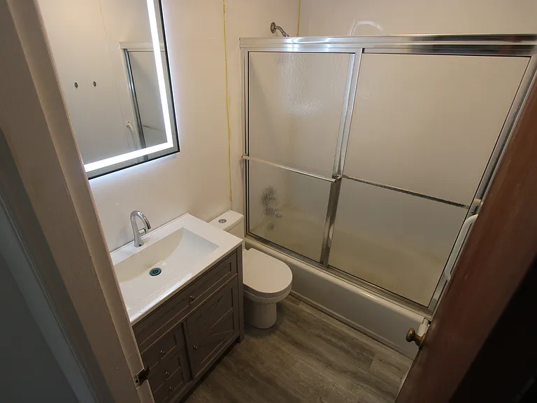 2437 Shannon Ave — Photo 8