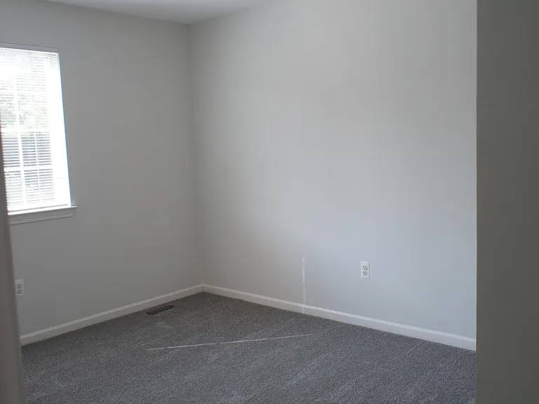 686 Eleven Mile Rd — Photo 11