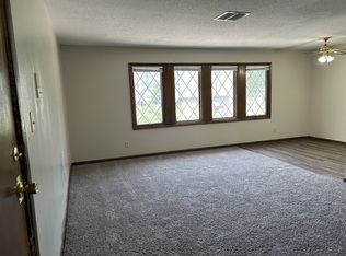 1716 D Ave - C1, Cedar Rapids, IA 52402