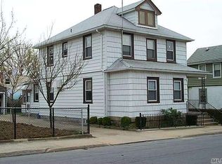 8 2nd St, Glen Cove, NY 11542