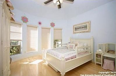 4th image of 402 Lodge Creek Dr