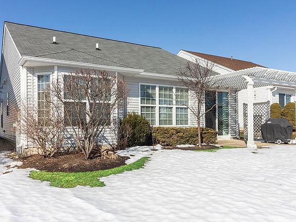 2nd image of 12768 Holbrook Dr