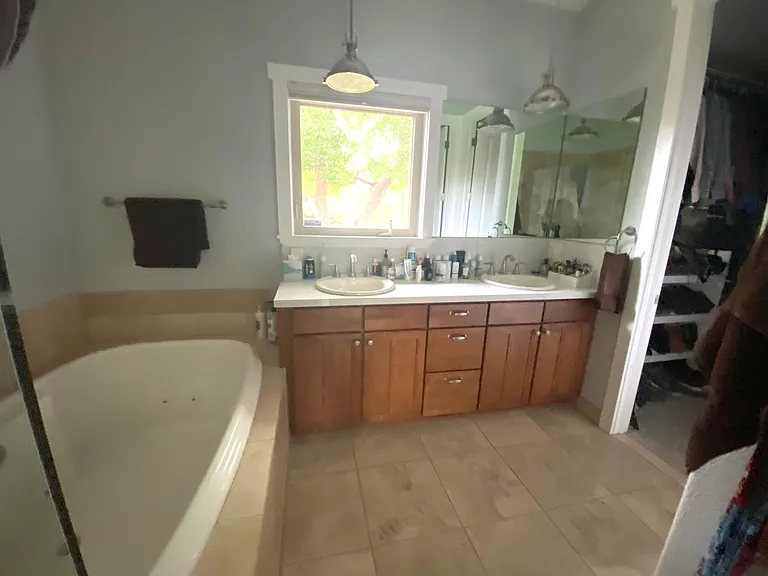 2861 Loma Pl — Photo 7