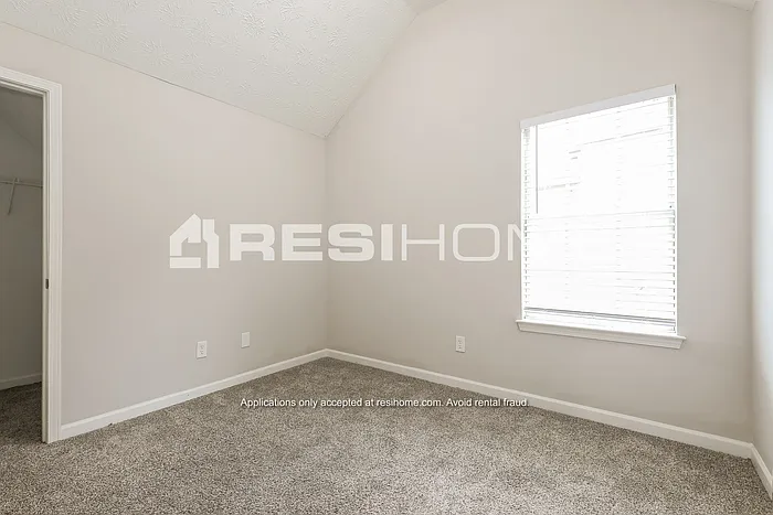 1430 Camelia St — Photo 10