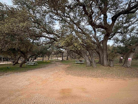 4th image of 303 S Oak Lane
