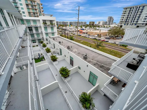 2100 Van Buren St APT 508, Hollywood, FL 33020