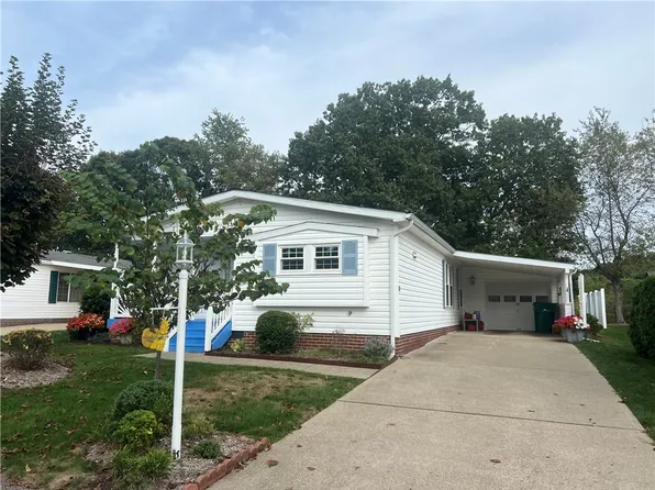 155 Rock Lake Dr, Zelienople, PA 16063