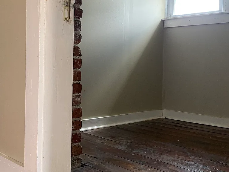 625 E 38th St — Photo 5