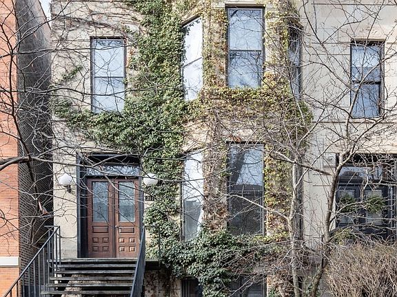 2nd image of 2116 N Sedgwick St