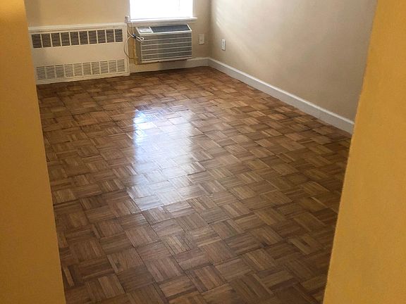3rd image of 14420 38th Ave APT L3