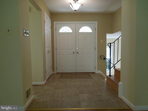 5th image of 14 Pitt Ct