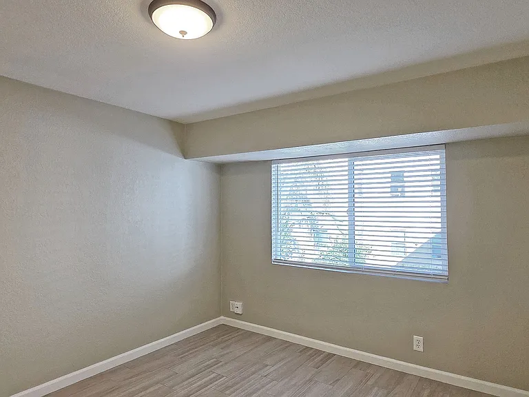 2222 I St #12 — Photo 11