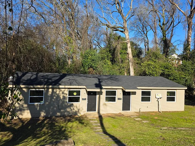 822 Ragland Ct — Photo 2