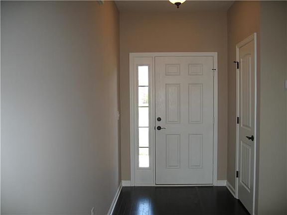 3rd image of 410 Stratford Park Blvd #2
