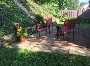 472 Sage Dr, Pittsburgh, PA 15243