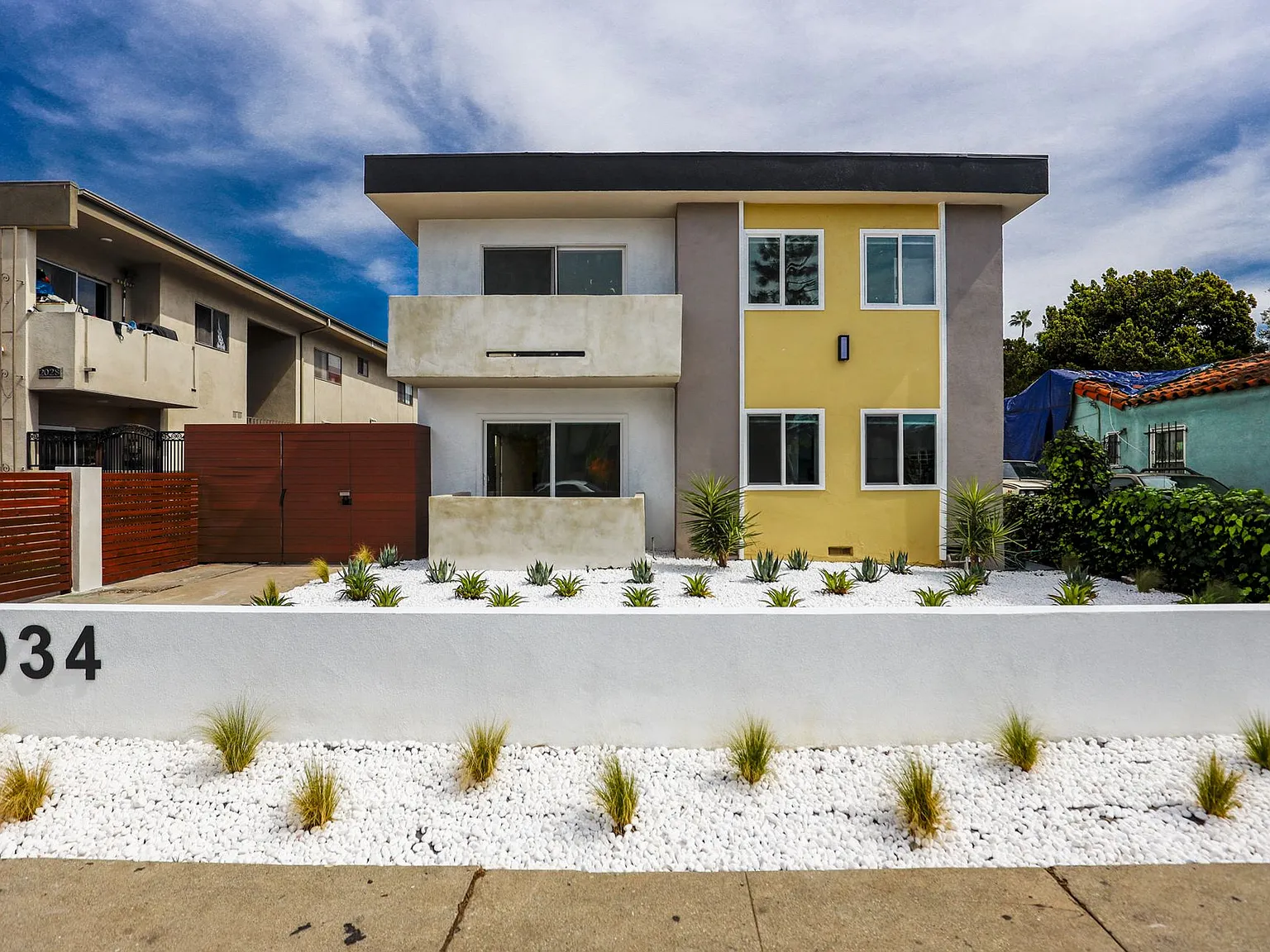 2034 S Garth Avenue Apartments — Photo 3
