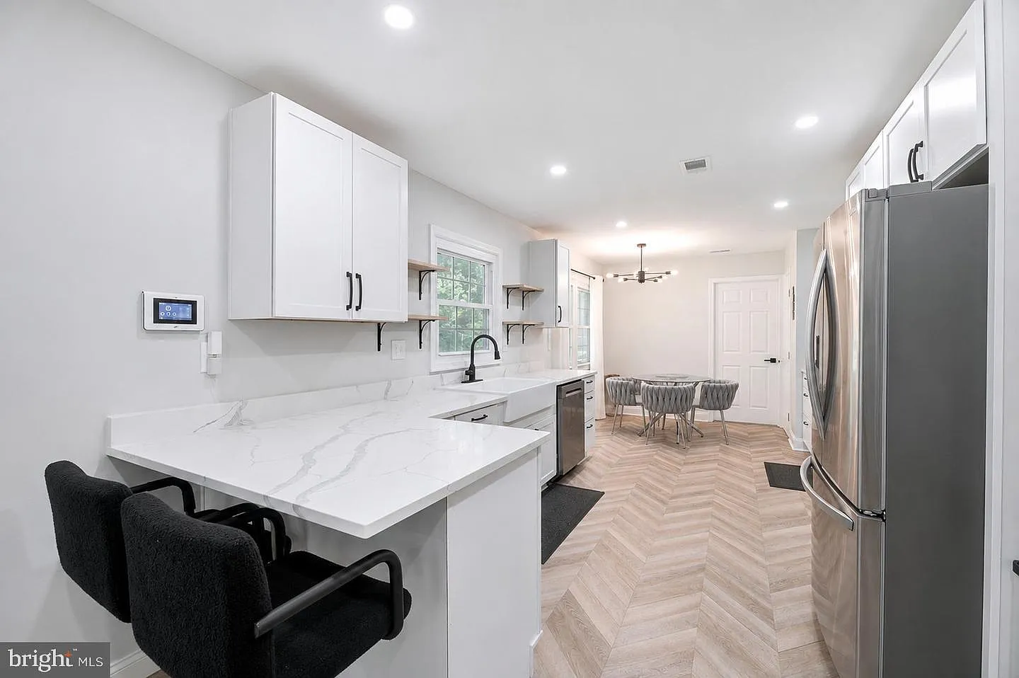 4 bed, 2.5 bath, 2370 sqft, $3,500 — Photo 1
