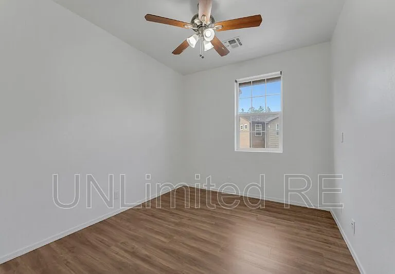 2443 W Pikes Peak Dr — Photo 14