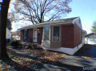 12 Regina Ct, Florissant, MO 63031