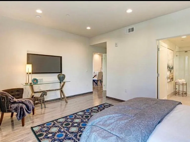 1936 Selby Ave #1010 — Photo 4