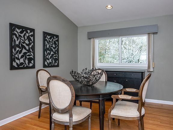 5th image of 2779 Arlington Ave