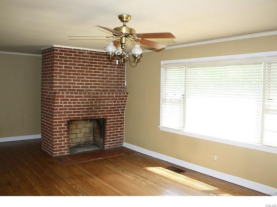 2nd image of 4121 Main St