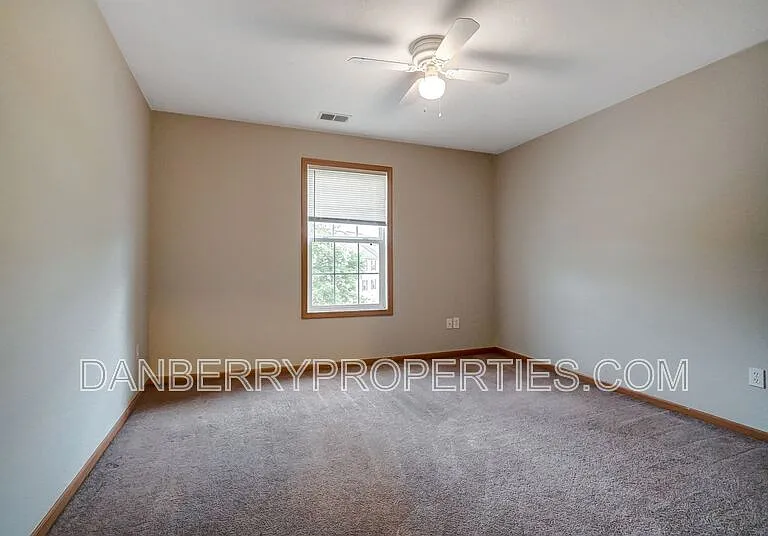 1127 N Byrne Rd #1 — Photo 43