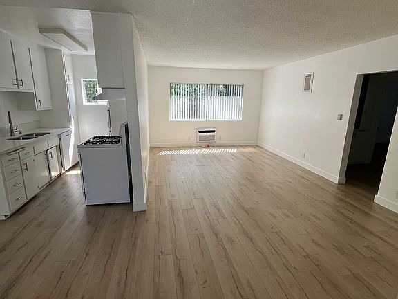 3rd image of 4510 Colbath Ave APT 7