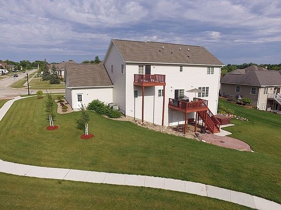 Side view / master bed deck