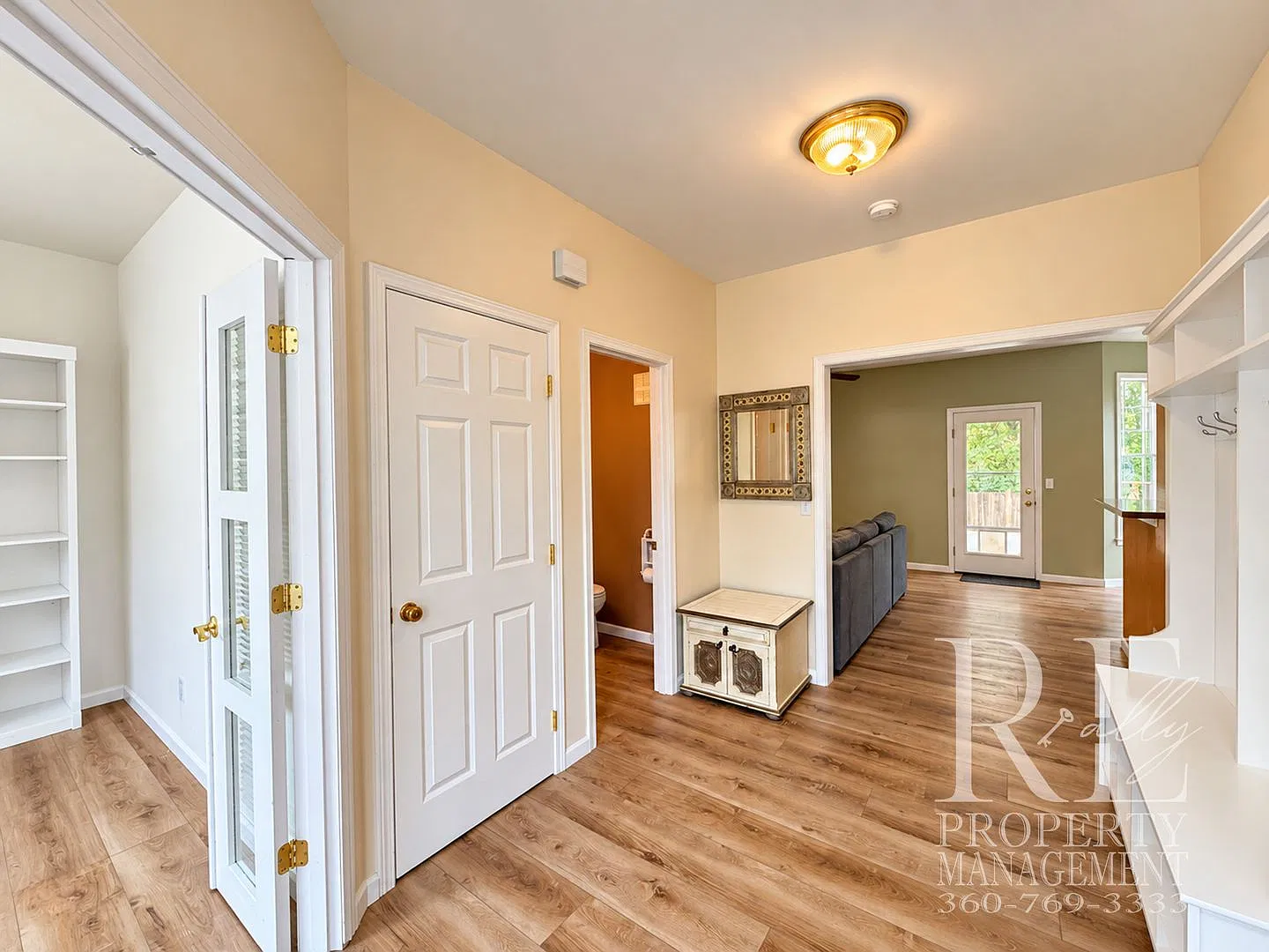 Beautiful 3-Bedroom Home with A/C, Expansive Yard, Deck & Light-Filled Living Spaces — Photo 3