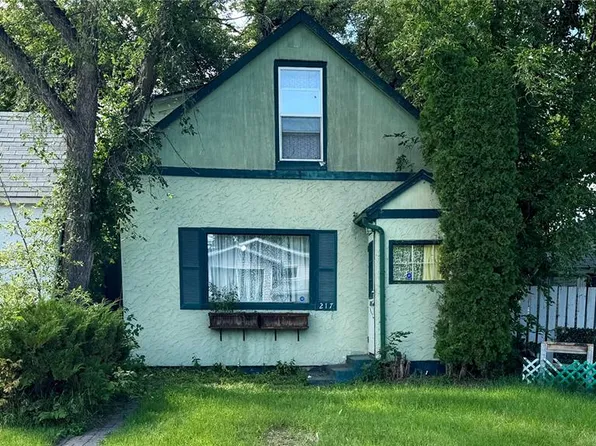 217 L AVENUE N, Saskatoon, SK S7L 2P3