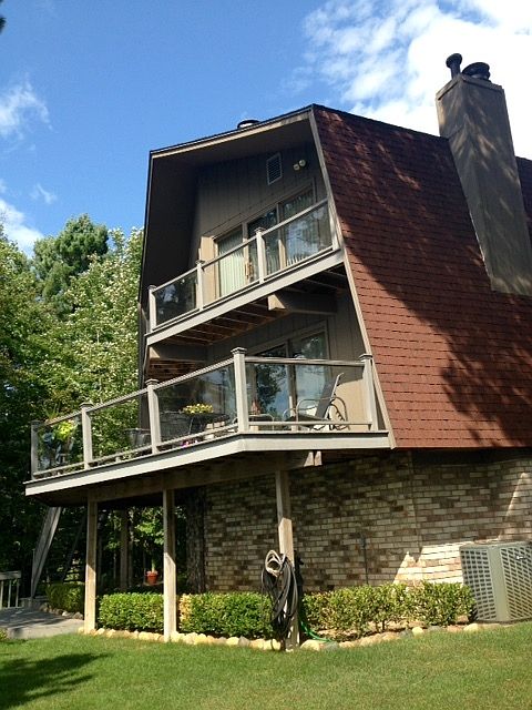 1st image of 2200 Birchview Dr