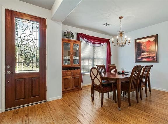 3rd image of 143 Brentwood Dr