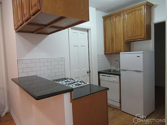 Rented by City Connections Realty | media 11