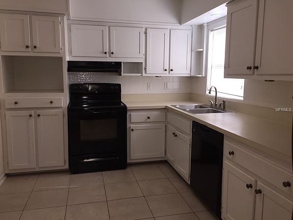 2nd image of 2814 Greenleaf Dr