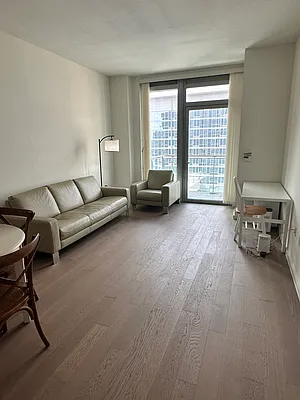 Rented by Prospes Real Estate Corp | media 20