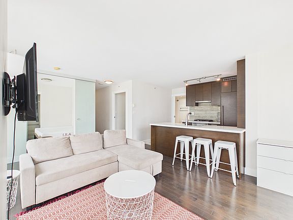 4th image of 535 Smithe St #1101