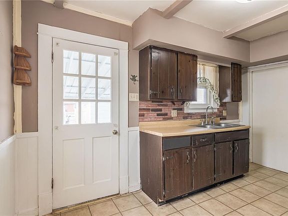 3rd image of 3010 Messanie St