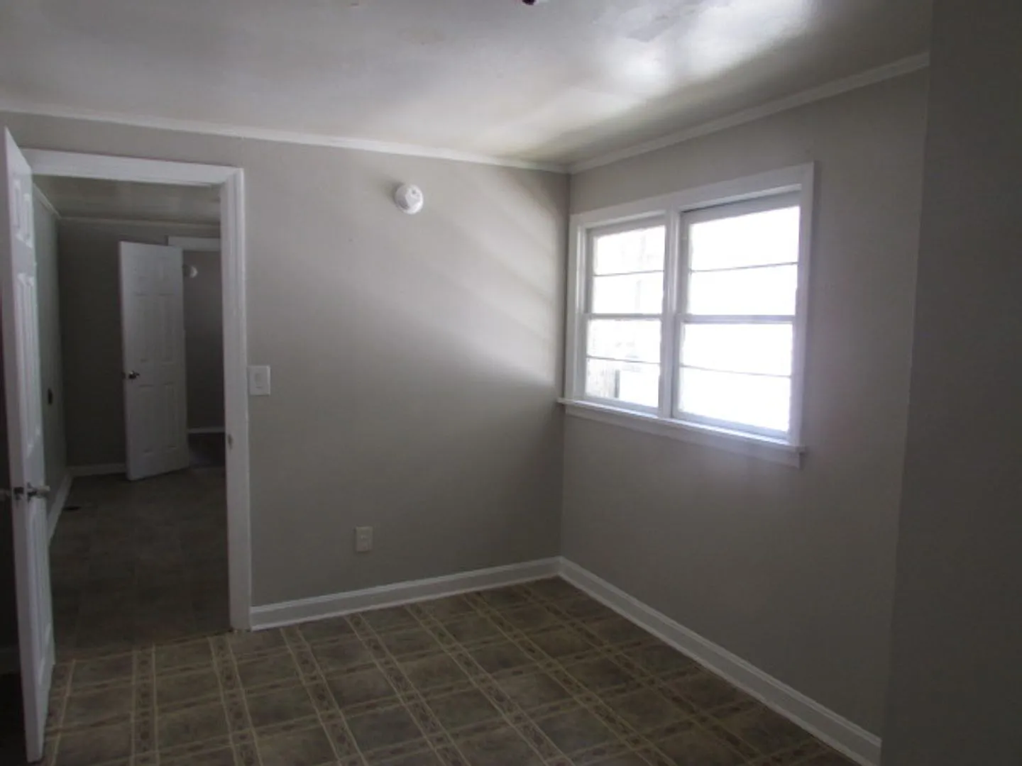 Charming 2-Bedroom Home in a Convenient Sumter Location — Photo 3