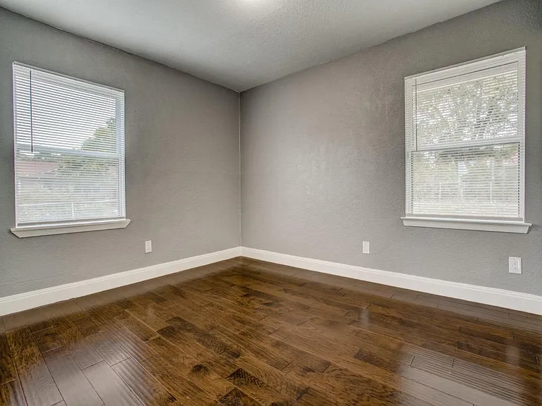 7027 Coleshire Dr — Photo 8