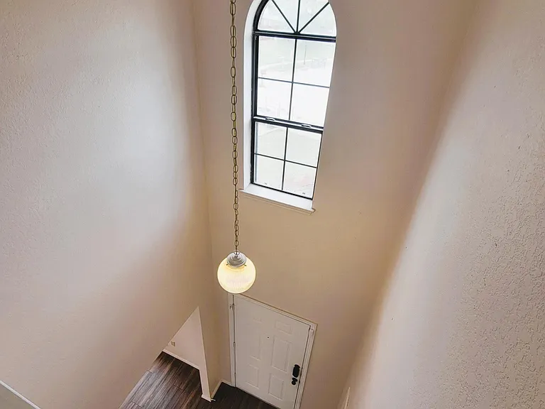 2315 Bernice Cir — Photo 22