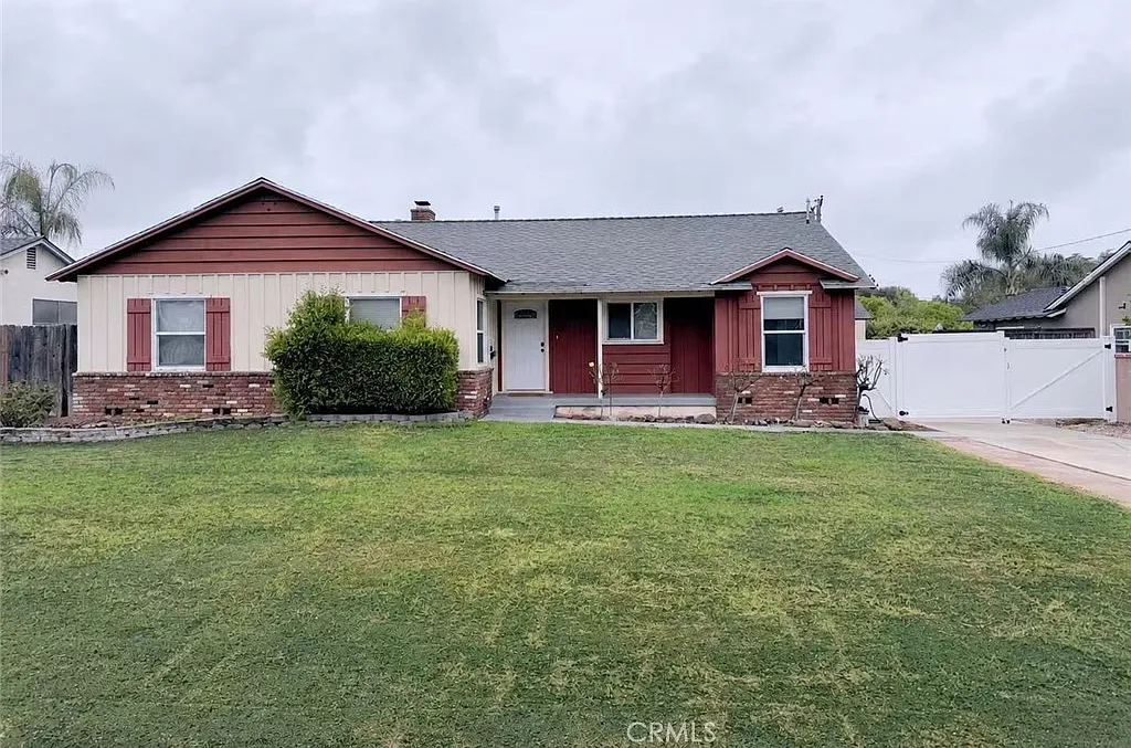 3 bed, 1590 sqft, $4,100 — Photo 1