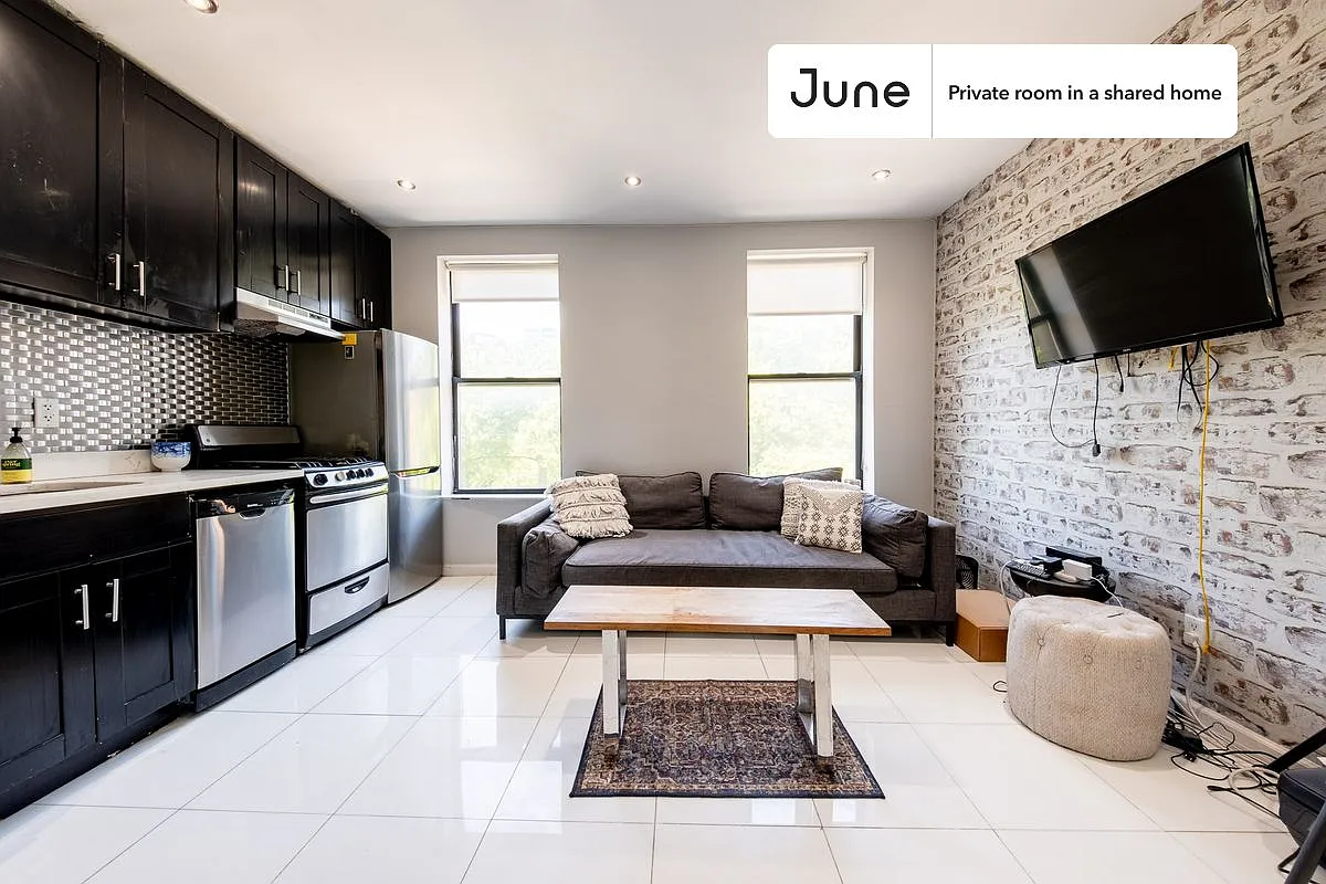 Full bedroom in 3 bed/2 bath home in Central Harlem #1871 C — Photo 3