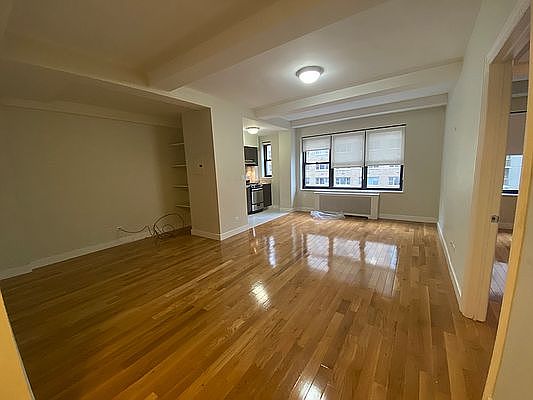 3rd image of 400 E 57th St APT 12F