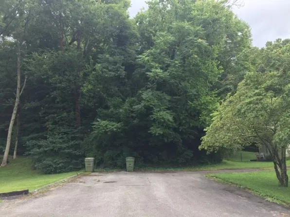 Bacon Ln, Morristown, TN 37813