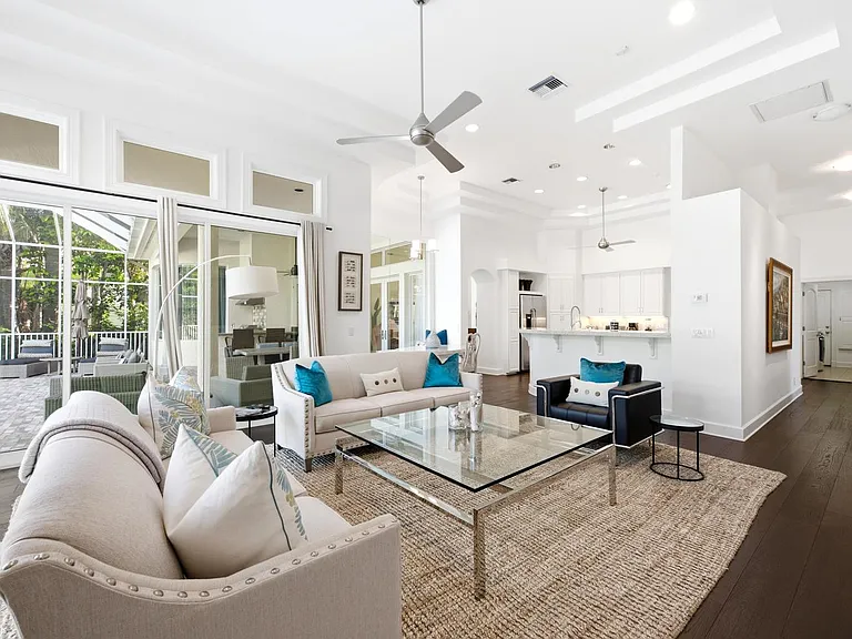 2540 Half Moon Walk — Photo 16