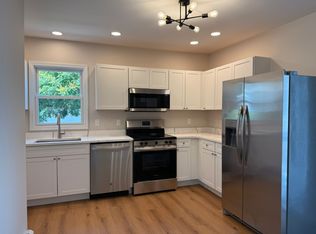 477 New Britain Rd, Berlin, CT 06037